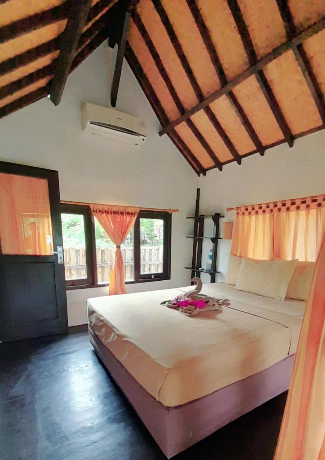 Ana Warung & Bungalows Gili Meno Exteriör bild