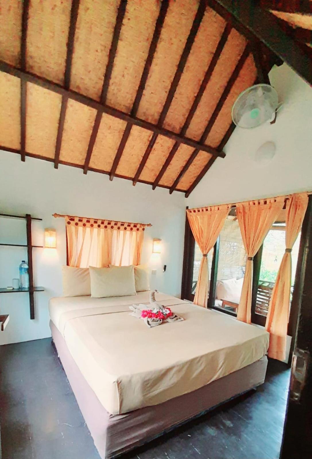 Ana Warung & Bungalows Gili Meno Exteriör bild