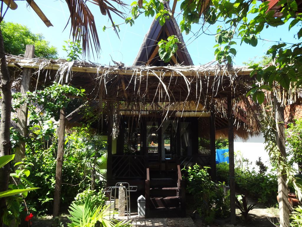 Ana Warung & Bungalows Gili Meno Exteriör bild