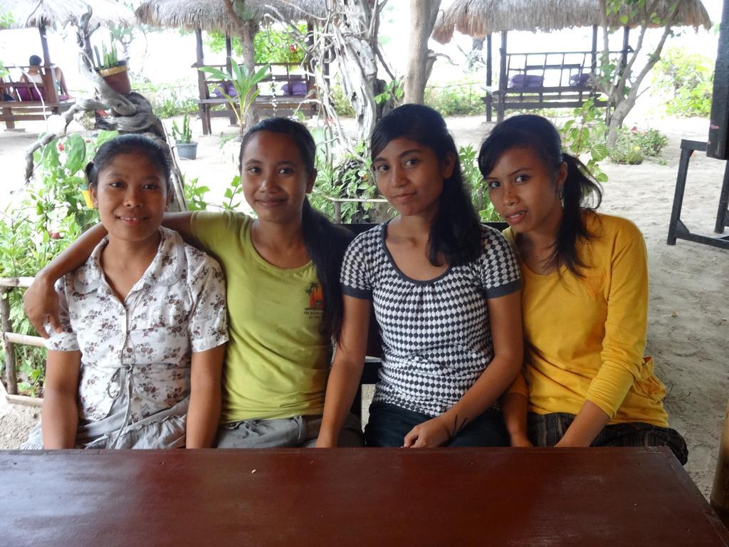 Ana Warung & Bungalows Gili Meno Exteriör bild