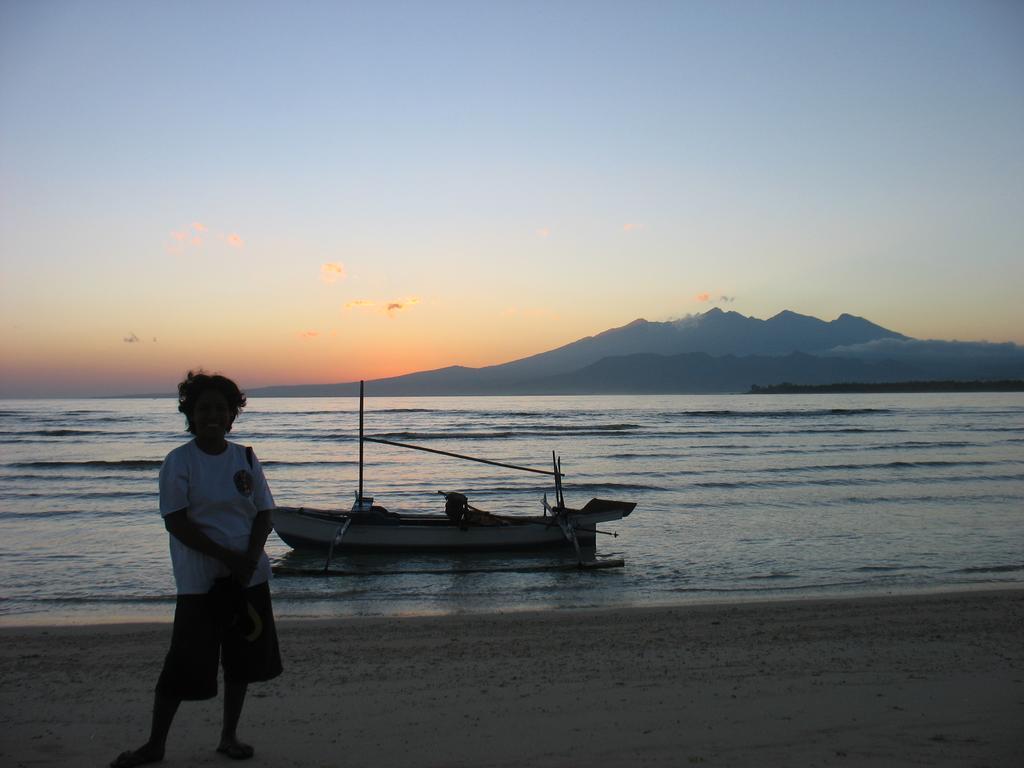 Ana Warung & Bungalows Gili Meno Exteriör bild