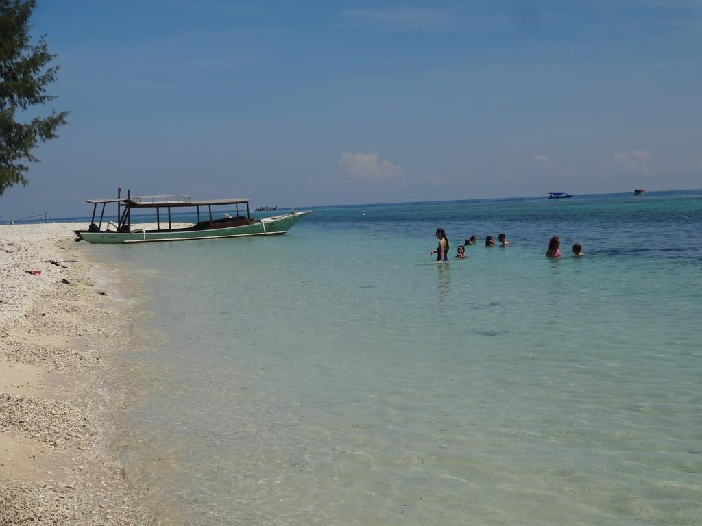 Ana Warung & Bungalows Gili Meno Exteriör bild