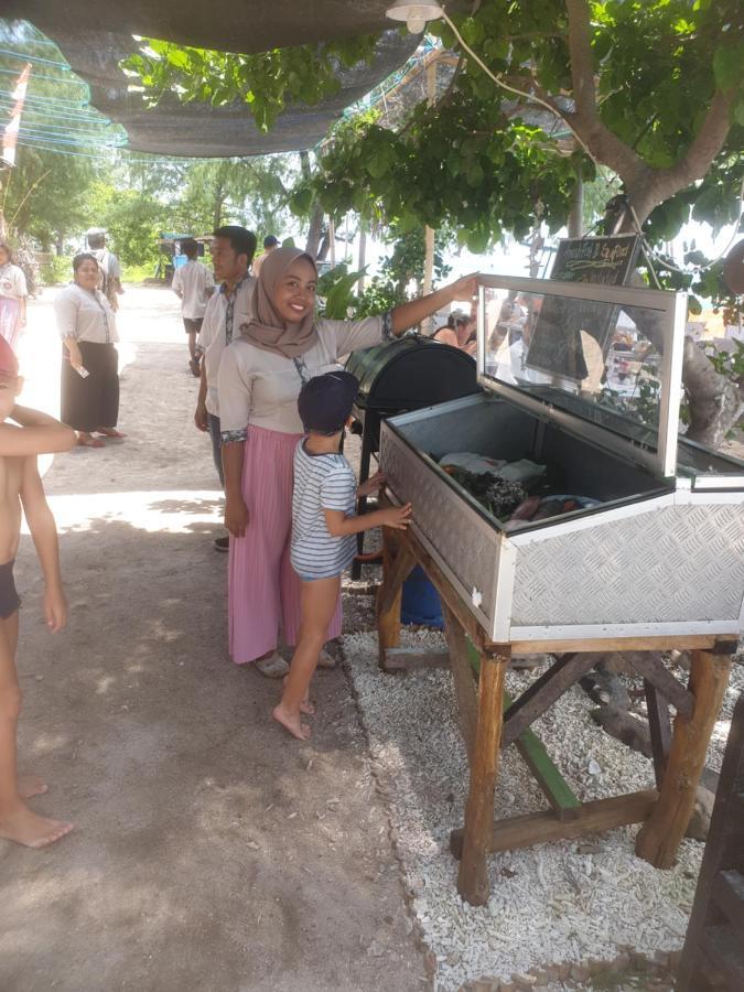 Ana Warung & Bungalows Gili Meno Exteriör bild